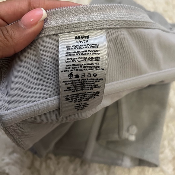 Skims Fleece Corset - Picture 2 of 2